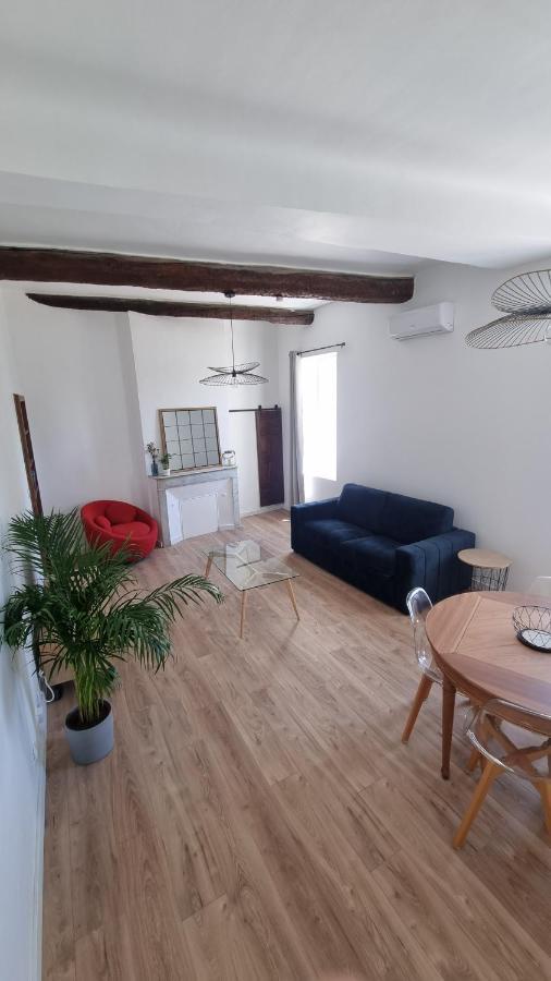 En Plein Coeur De Pelissanne - 55 M2 Renoves - Avec Parking Apartamento Exterior foto
