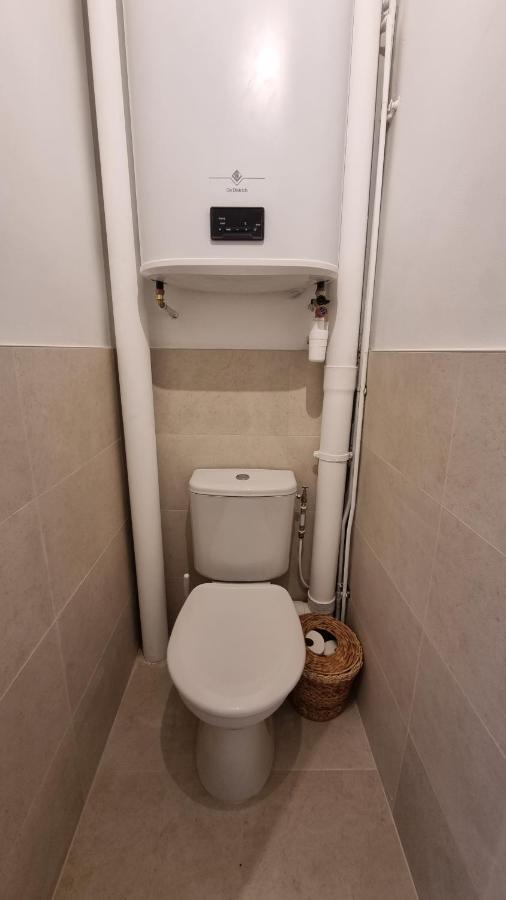 En Plein Coeur De Pelissanne - 55 M2 Renoves - Avec Parking Apartamento Exterior foto