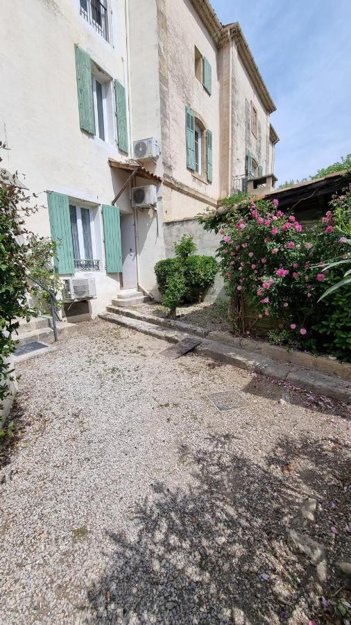 En Plein Coeur De Pelissanne - 55 M2 Renoves - Avec Parking Apartamento Exterior foto